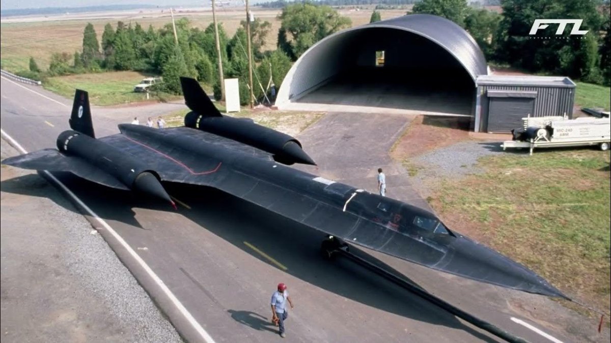 Самолет SR-71 Blackbird