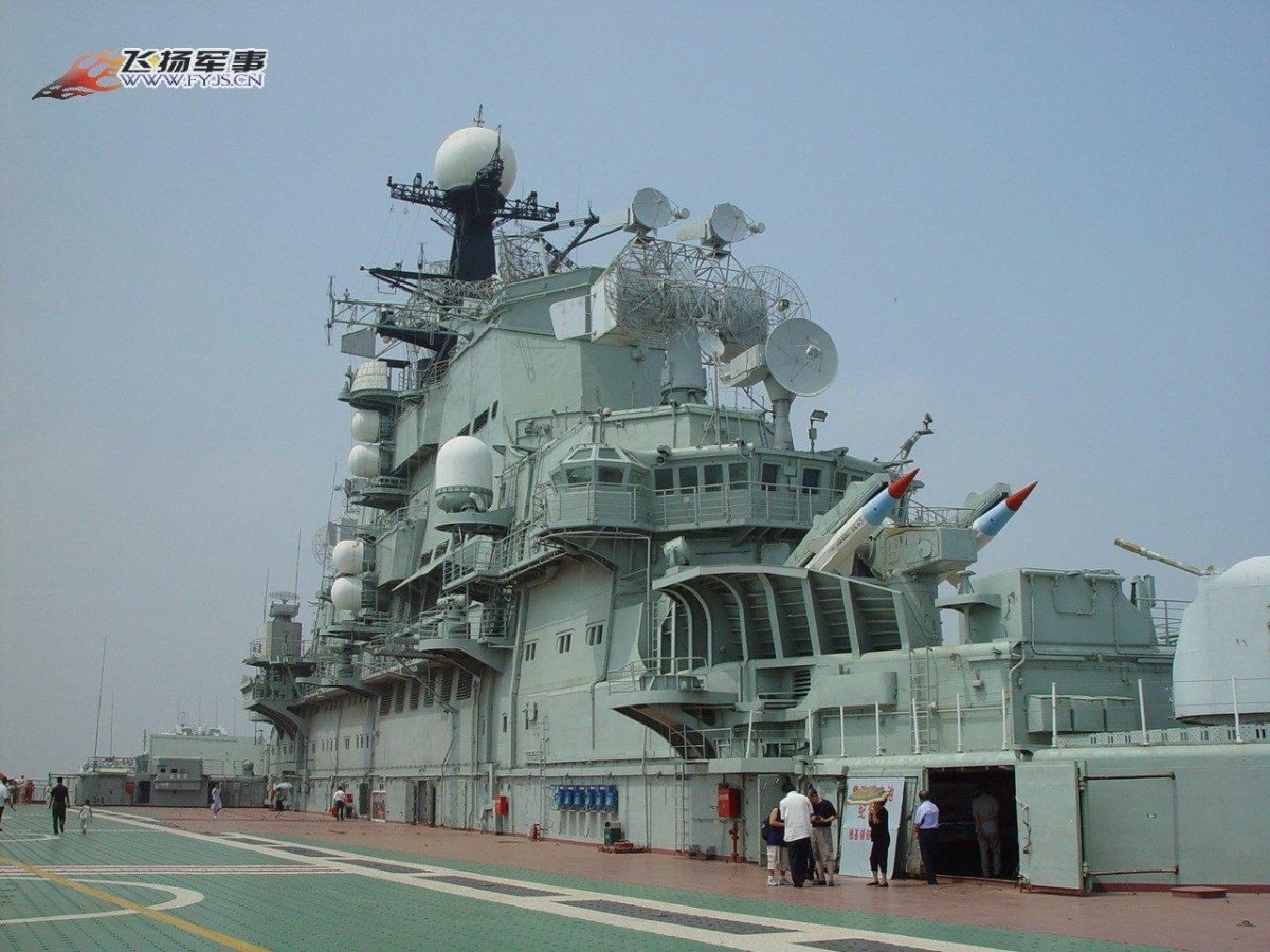 Авианесущий крейсер Киев в Китае