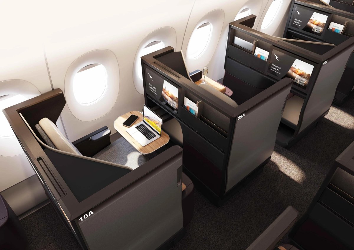 Qantas a333 Business class
