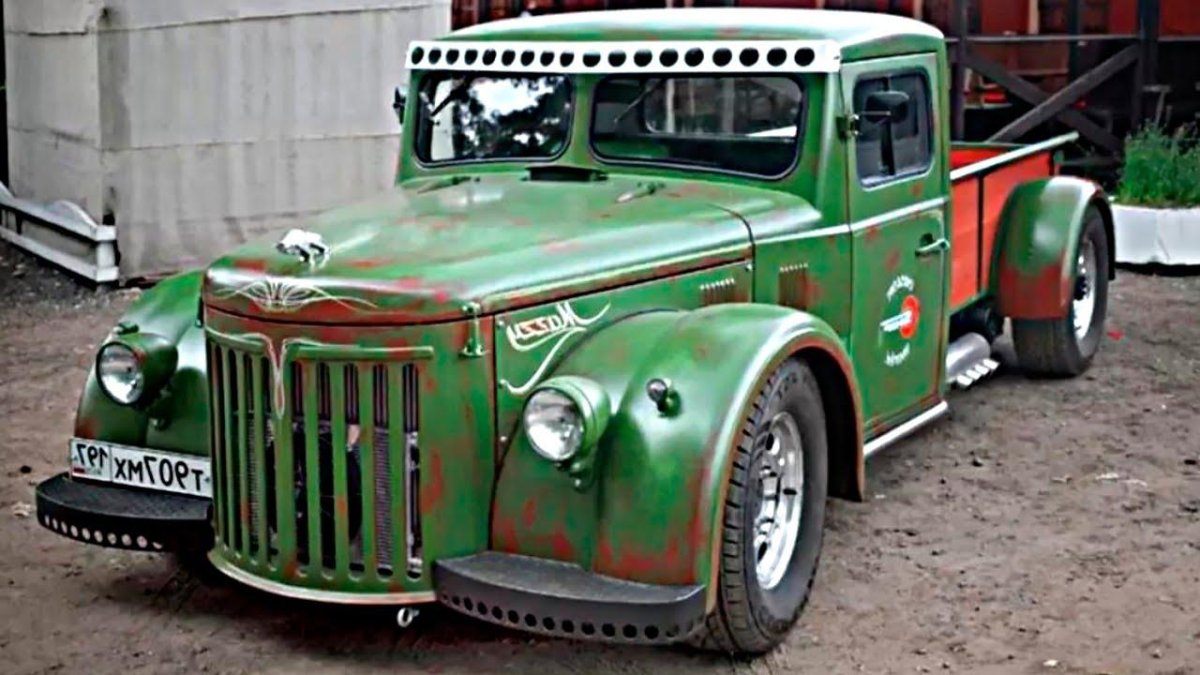 МАЗ-200 автомобиль