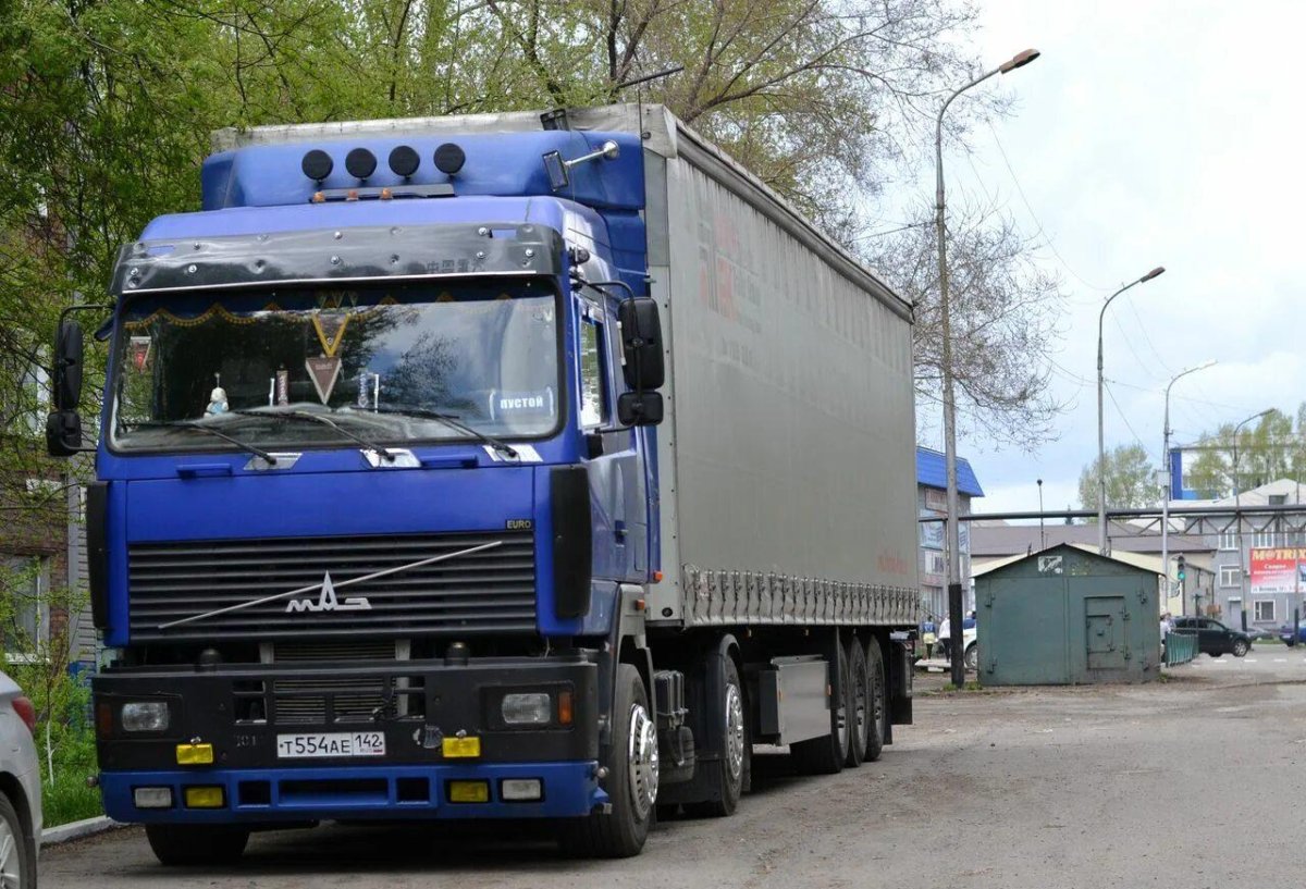 Тягач МАЗ 5440