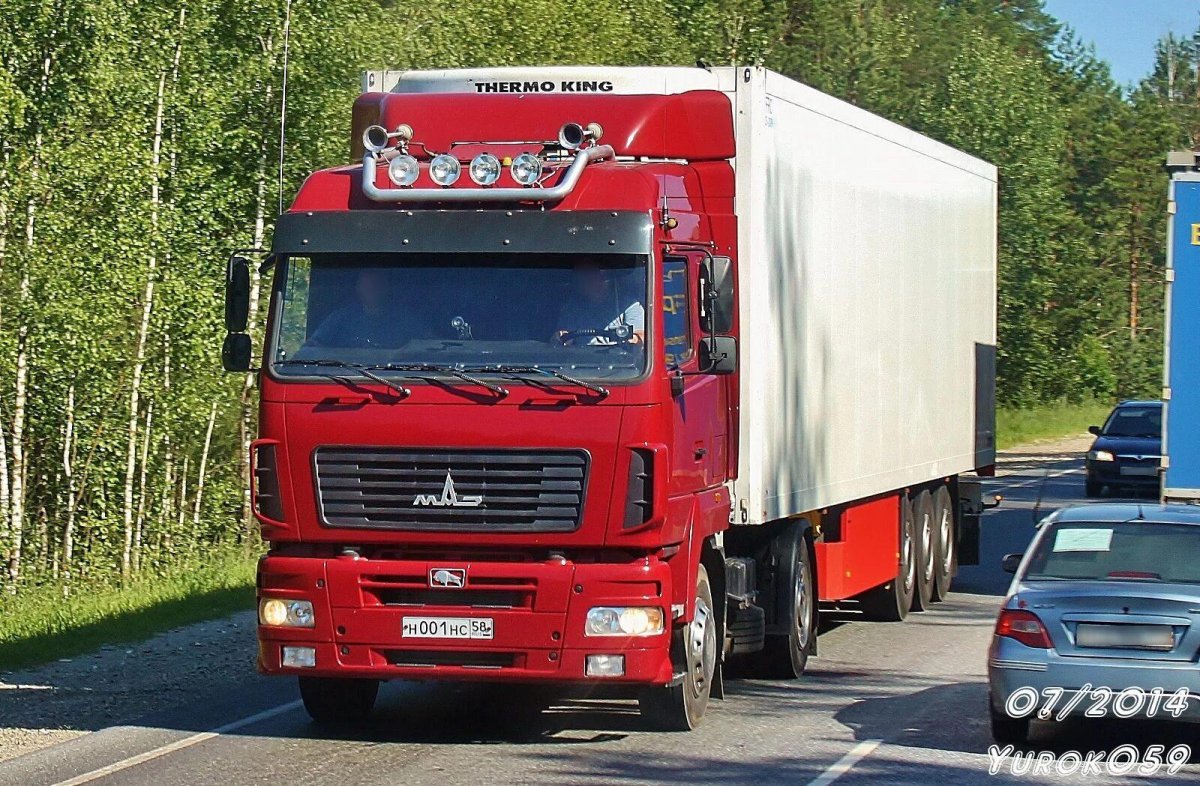 МАЗ 5440 красный