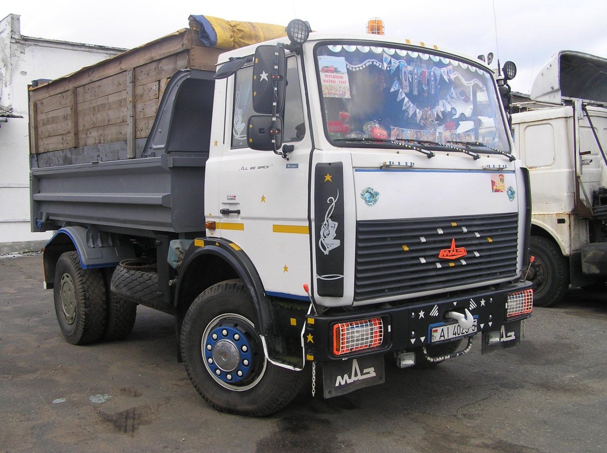 МАЗ 5551 седельный тягач