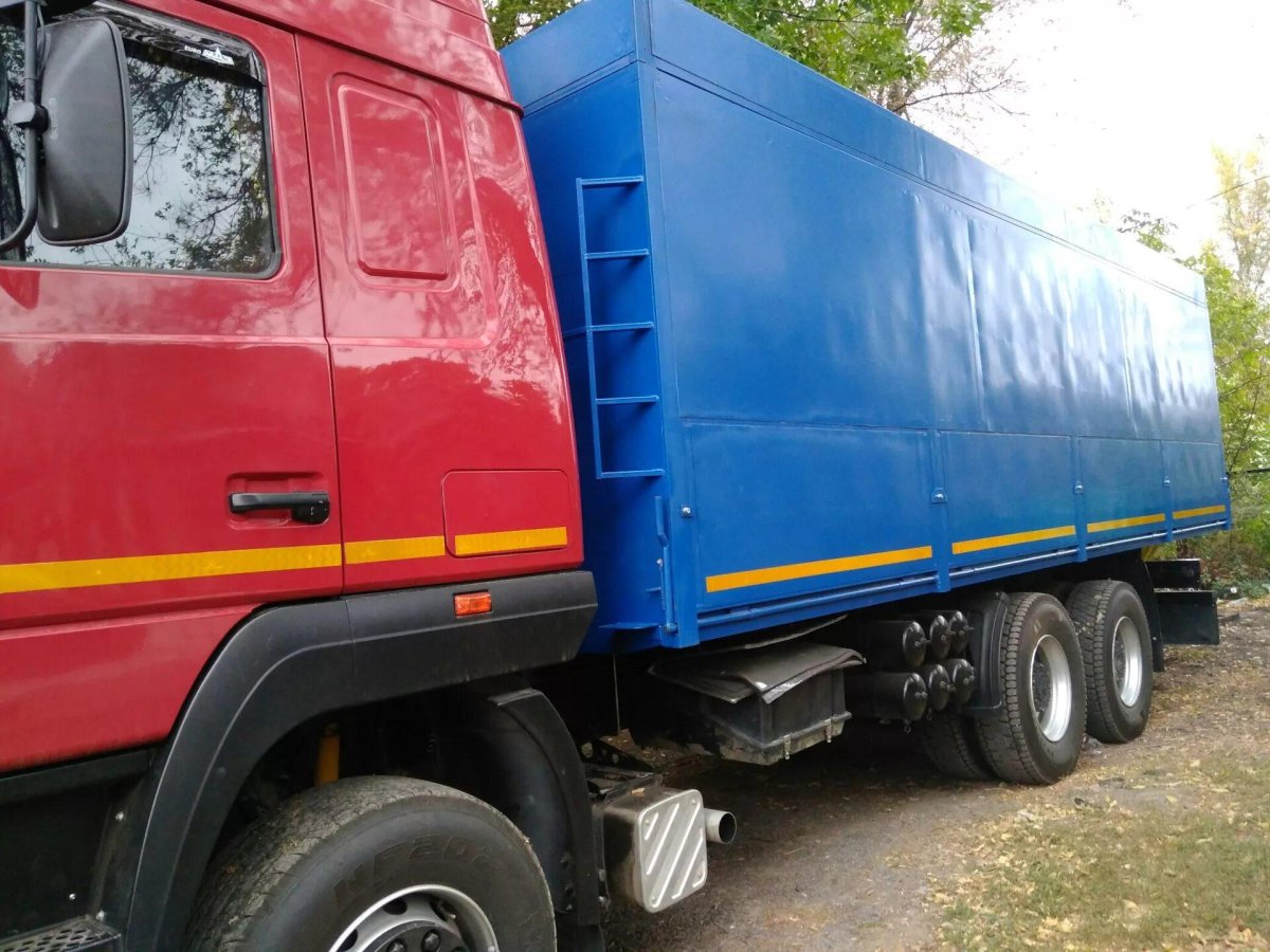 Светоотражающая лента на КАМАЗ 55111