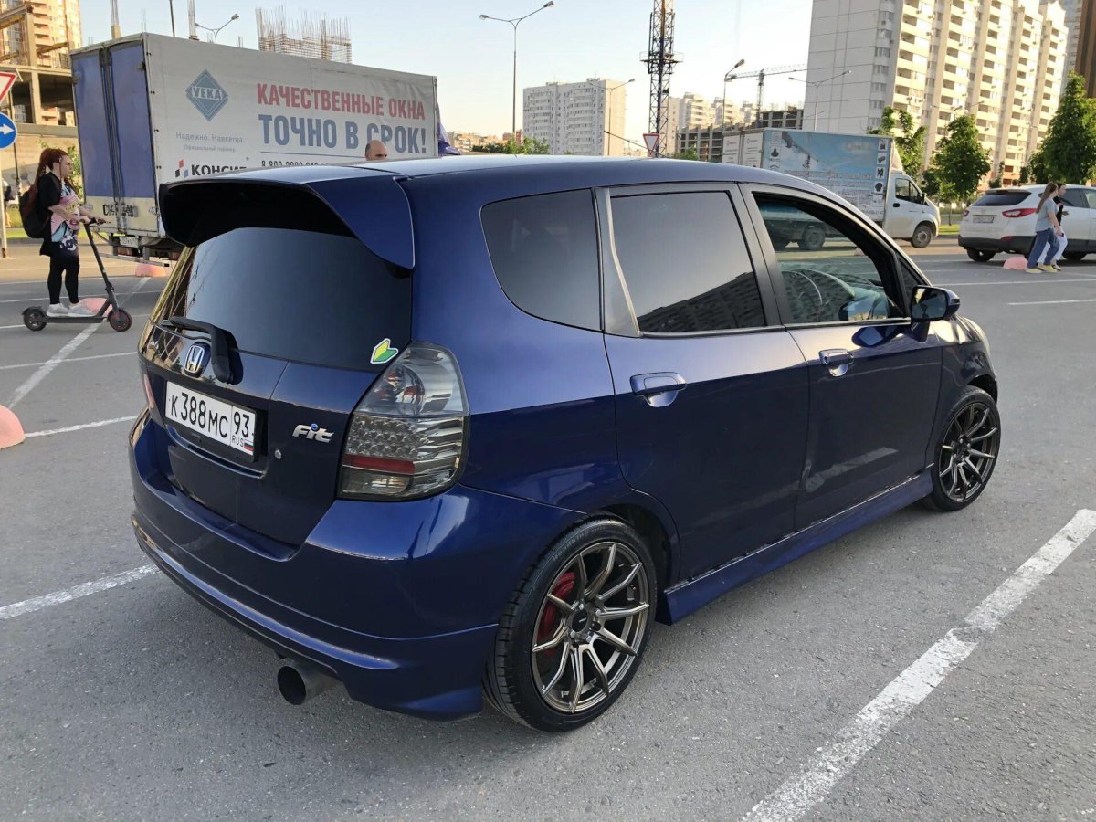 Хонда фит 1 поколение