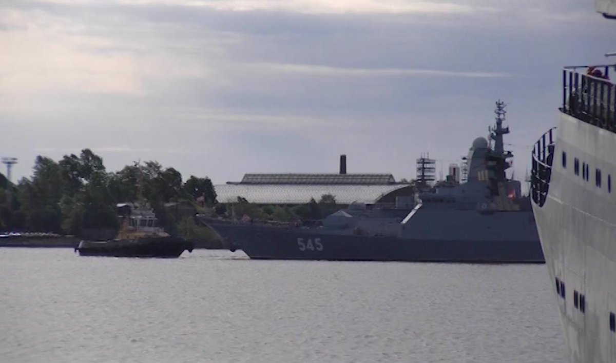 Корабль Смольный Кронштадт