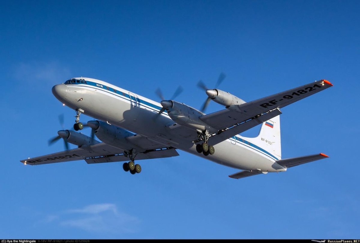 Ил 18 самолет