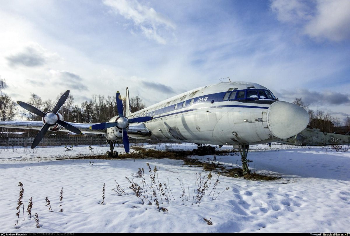 Ил-18 75737