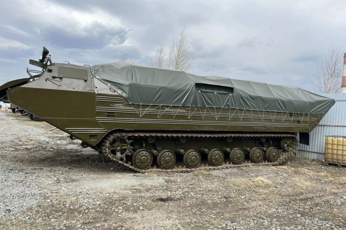 Гусеничный транспортёр тм120