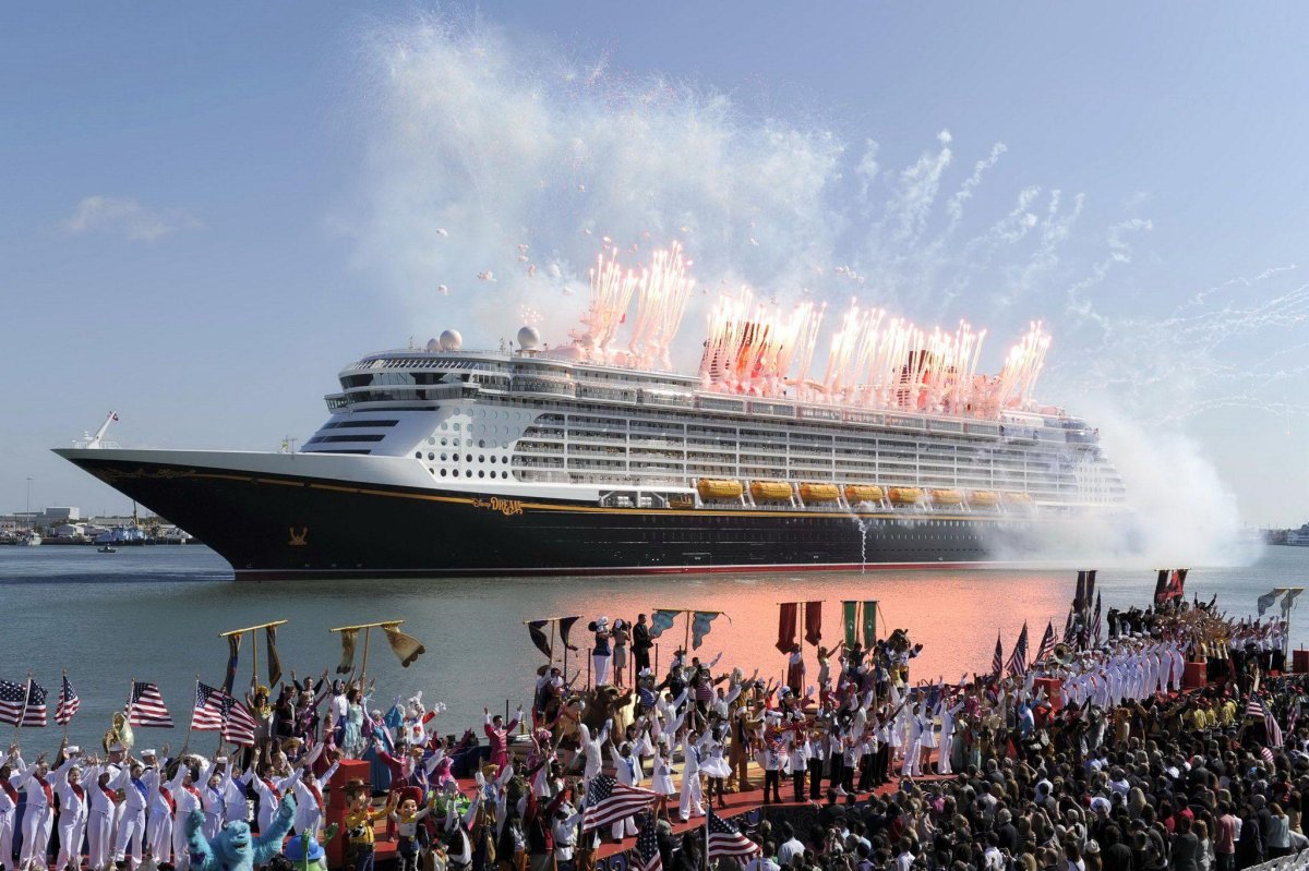 Круизный лайнер Disney Dream