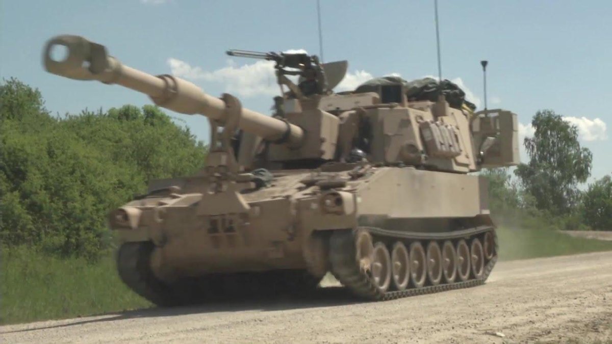 M109 self Propelled Howitzer