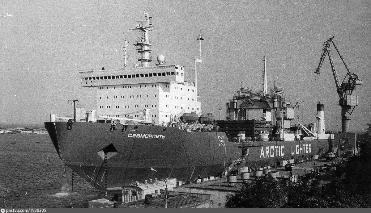 Лихтеровоз Юлиус Фучик