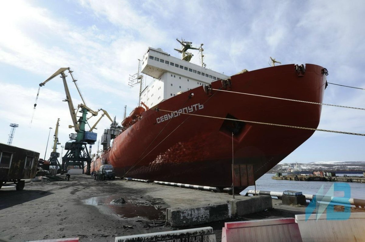 Атомный лихтеровоз-контейнеровоз Севморпуть