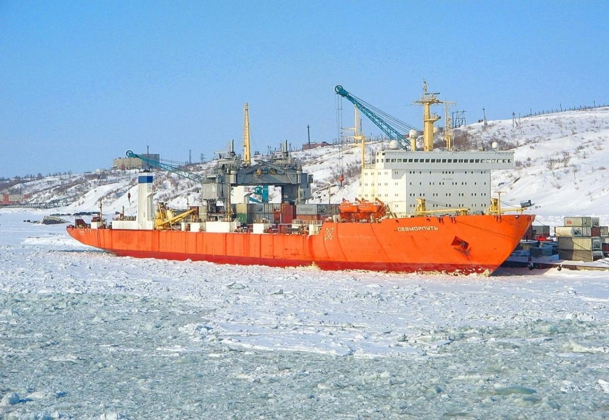 Севморпуть лихтеровоз