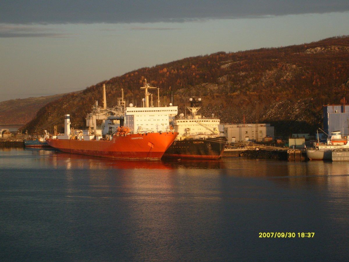 Атомный лихтеровоз