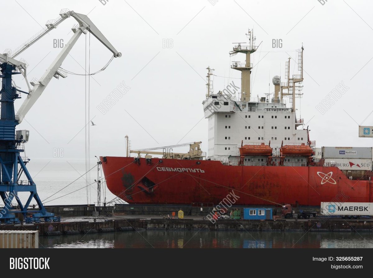 Контейнерный ледокол