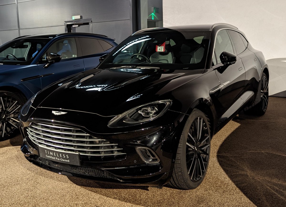Aston Martin DBX