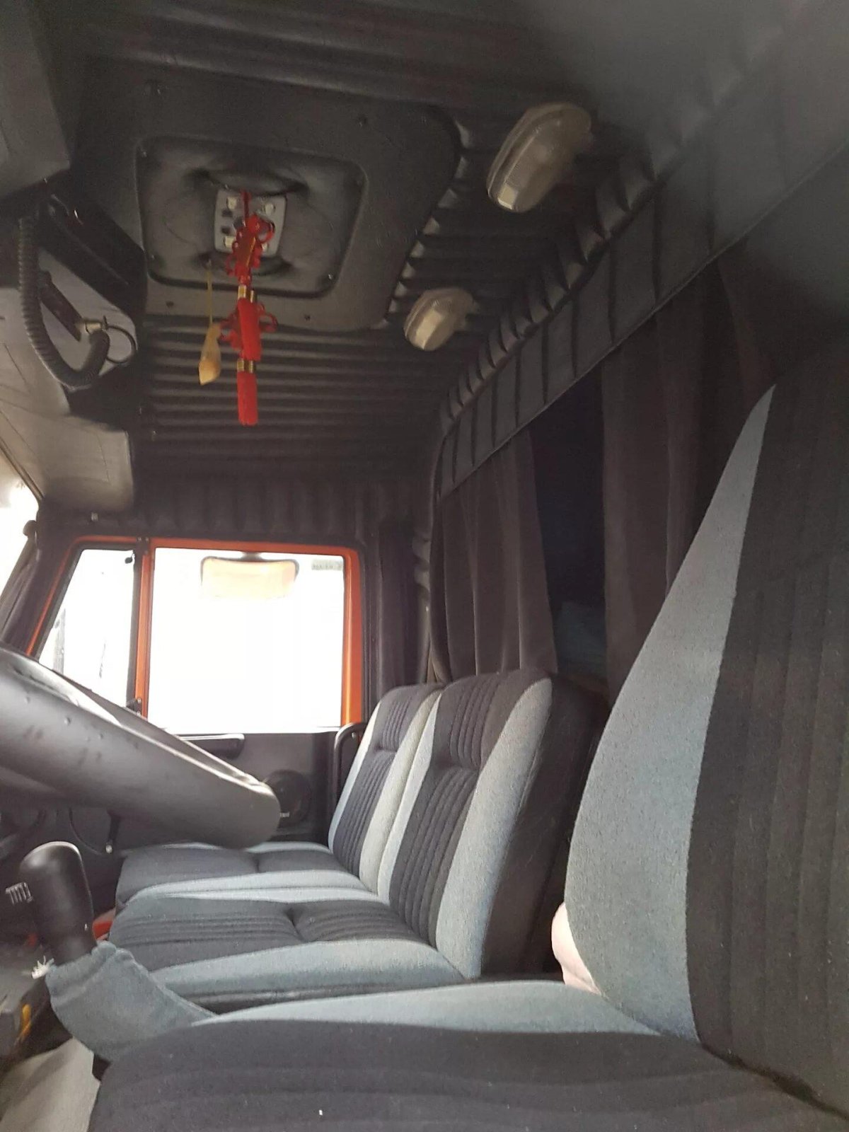 КАМАЗ 53212 салон кабины