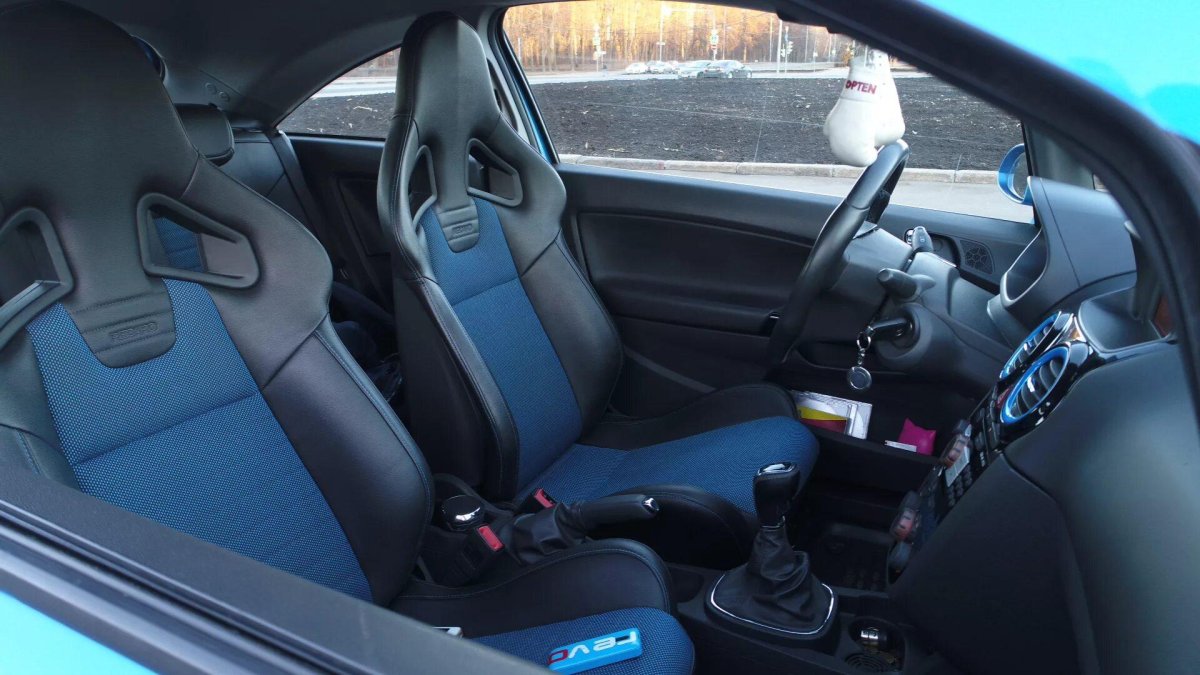 Opel Corsa OPC салон