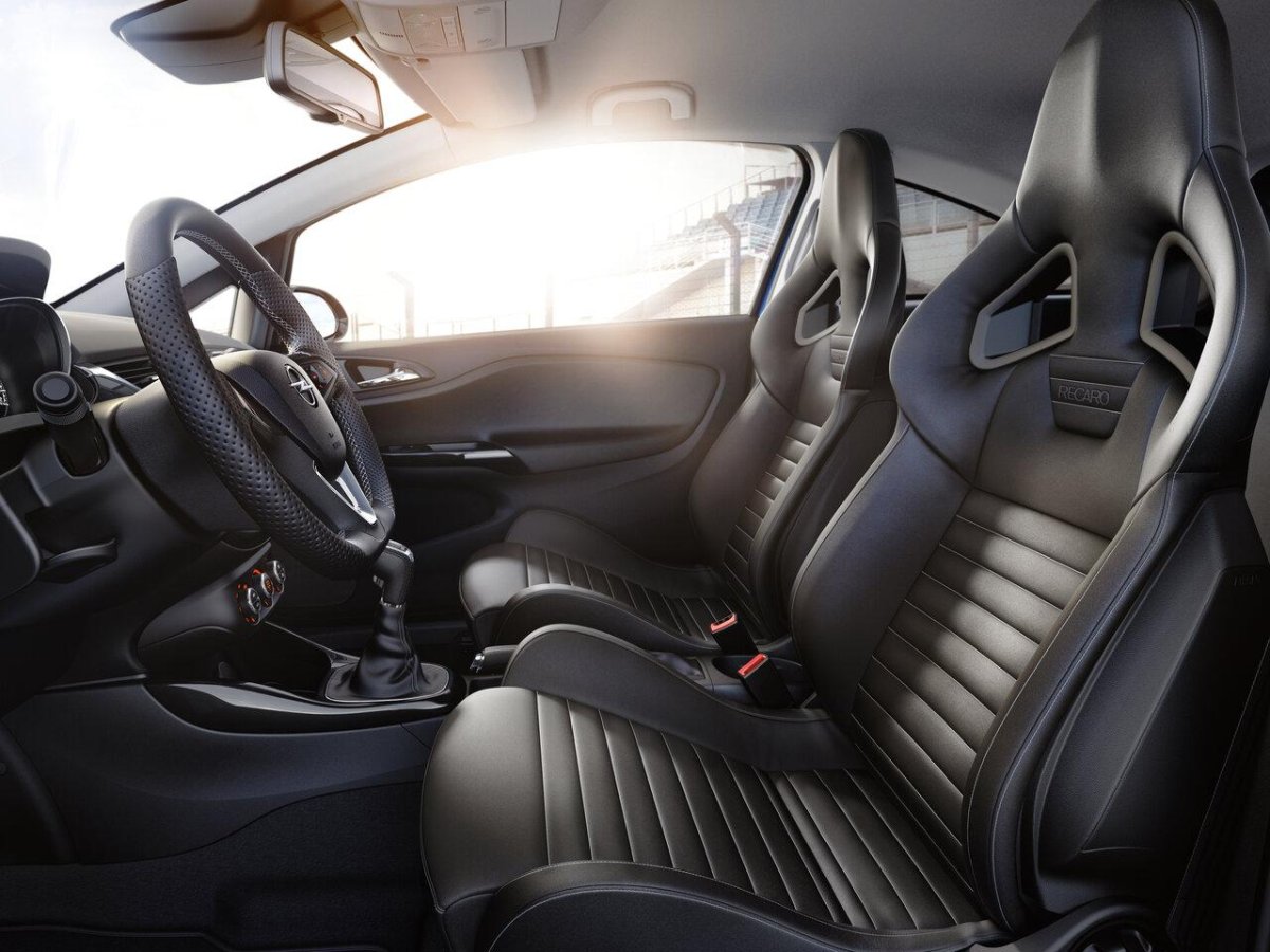 Opel Corsa OPC салон