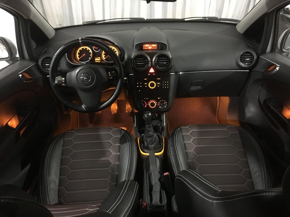Opel Corsa 2008 салон