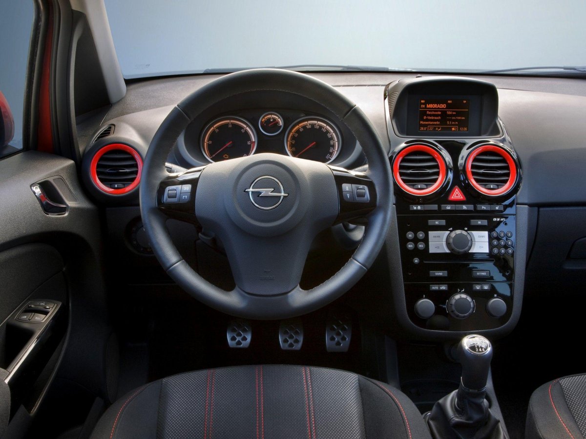 Панель Опель Корса 2013