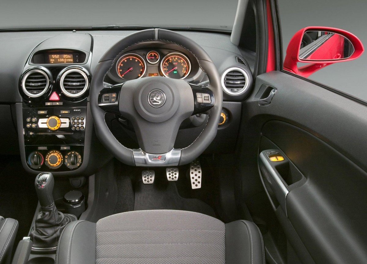 Opel Corsa 2008 салон