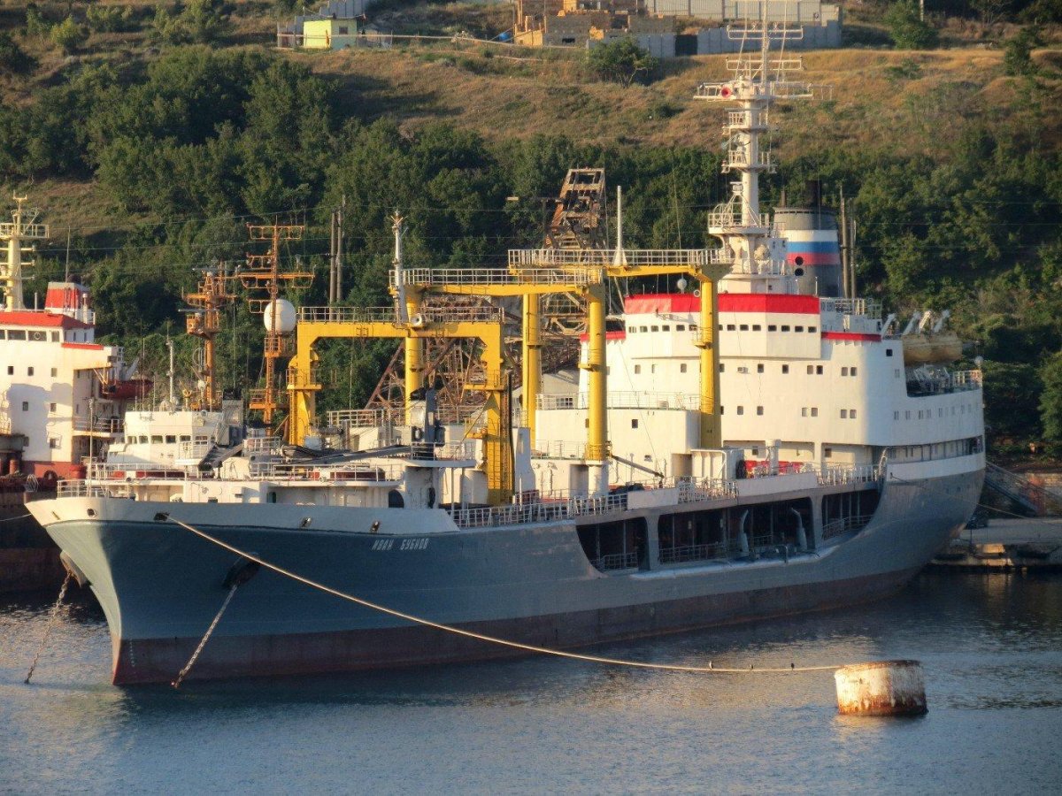 Танкер Генрих Гасанов Мурманск