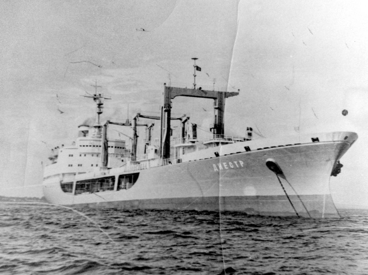 Танкер Днестр