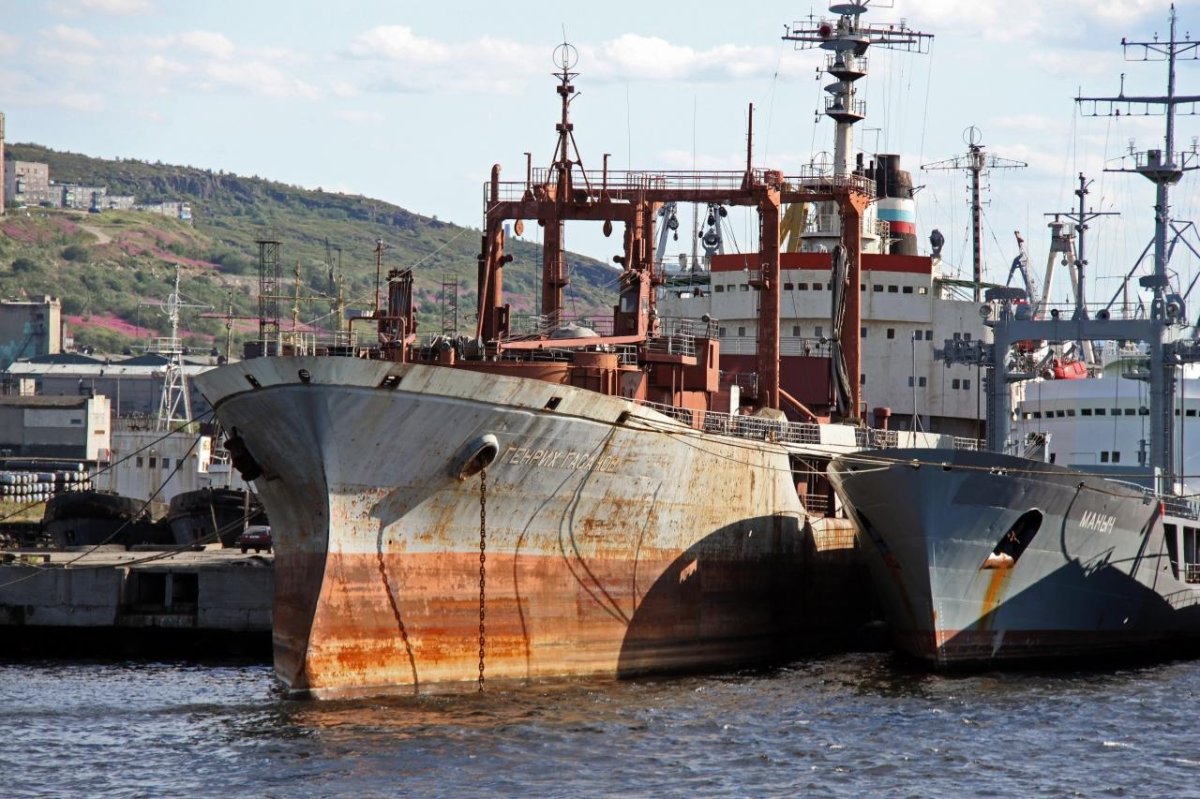 Танкер Генрих Гасанов Мурманск