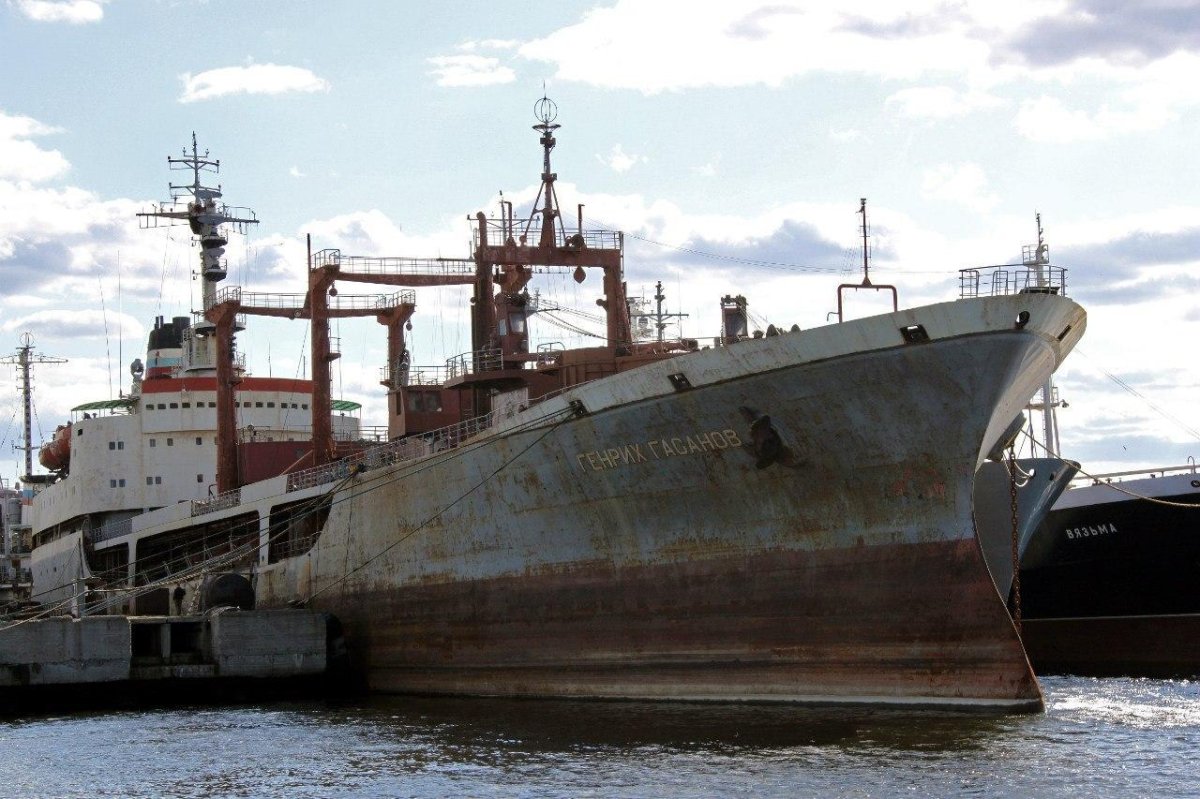 Танкер Генрих Гасанов