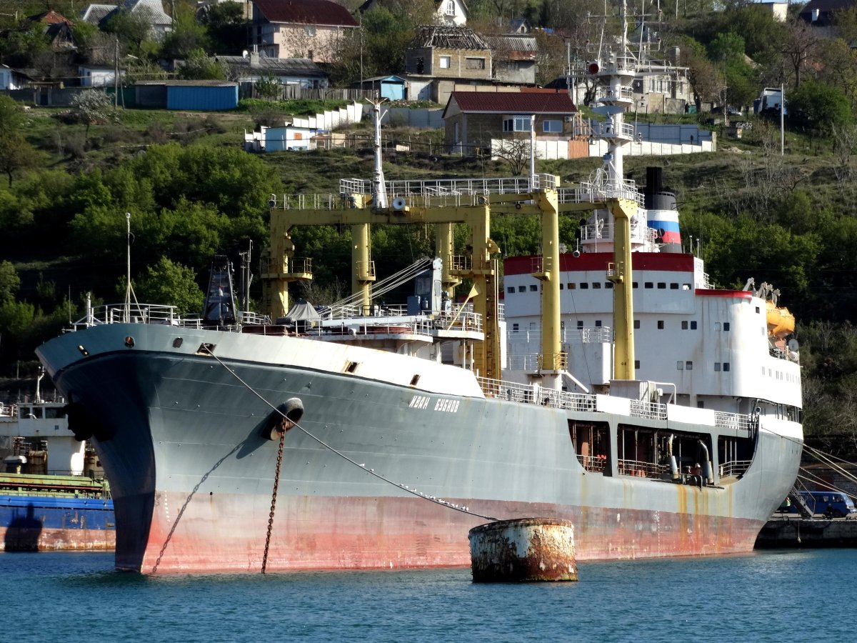 Морской танкер Борис Бутома