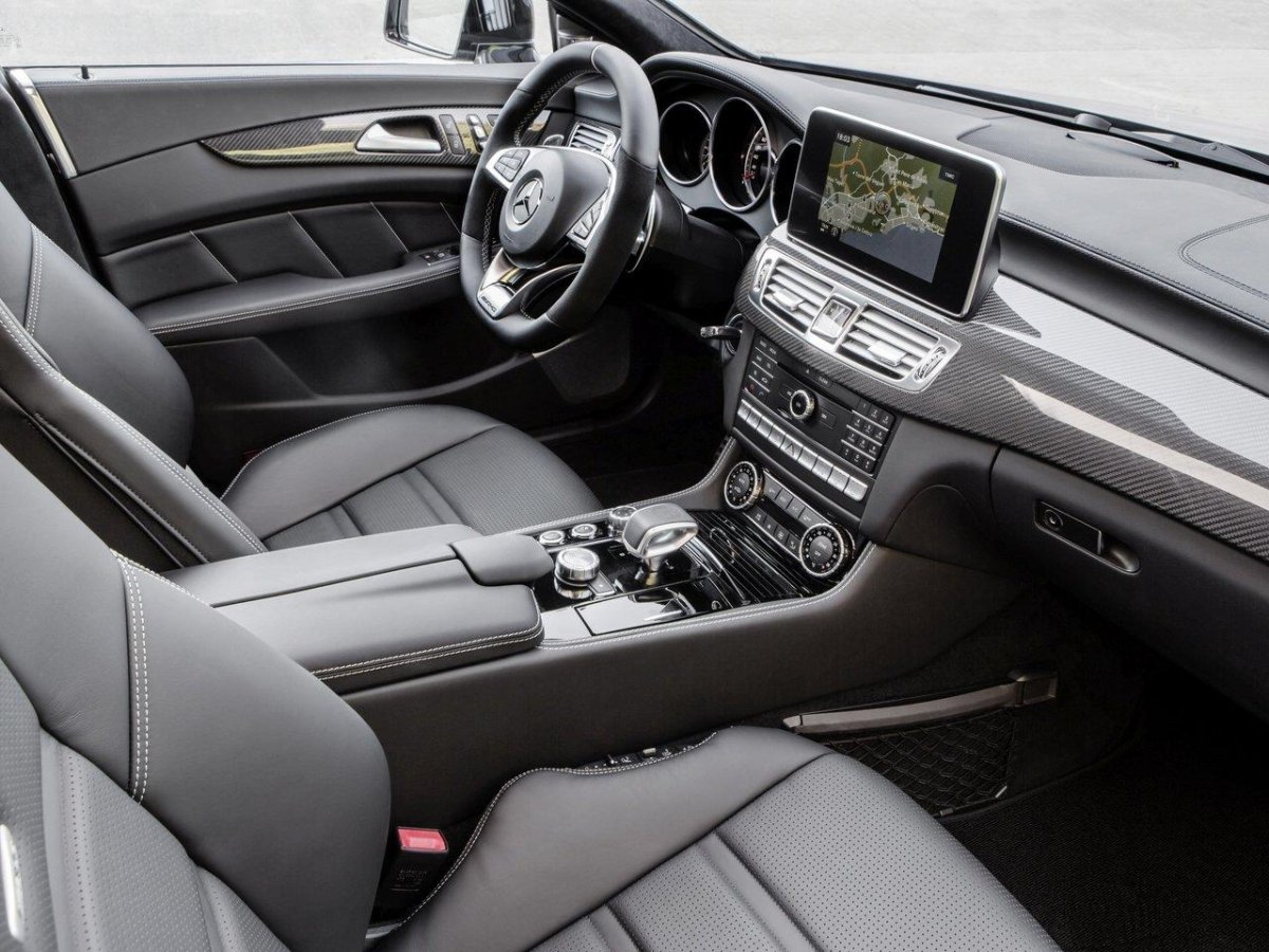 Мерседес Бенц CLS 63 AMG салон