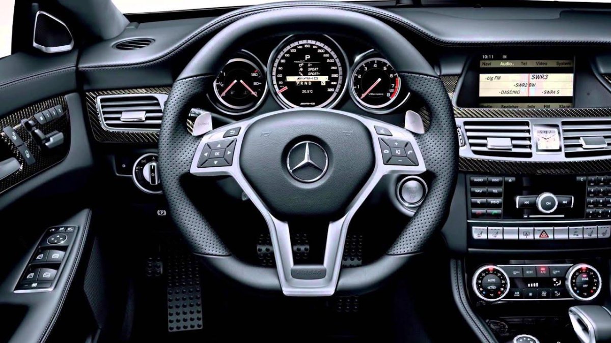 Мерседес ЦЛС 63 АМГ салон