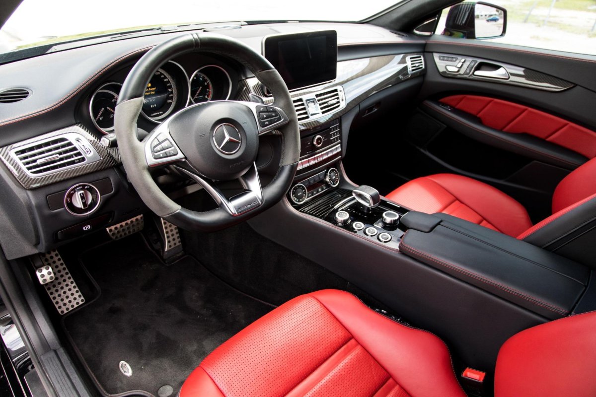 CLS 63 AMG салон