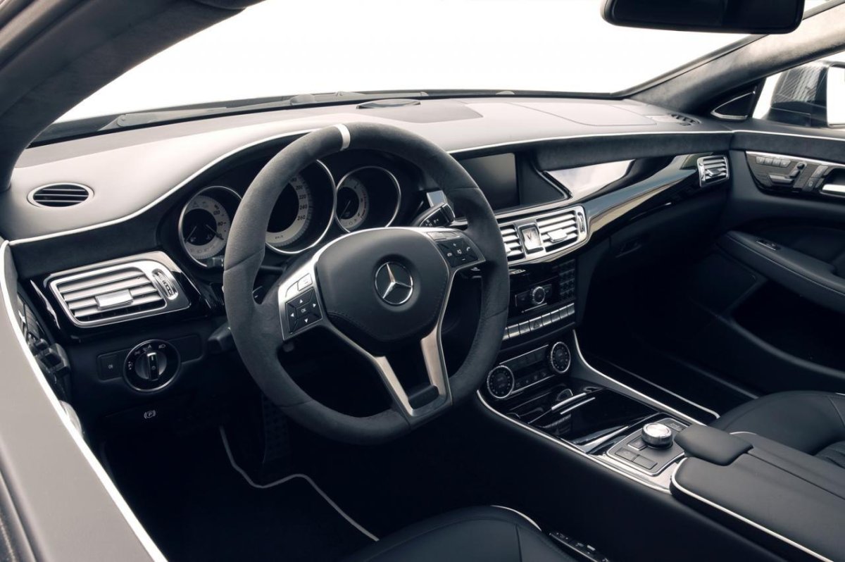 Mercedes CLS 63 AMG салон