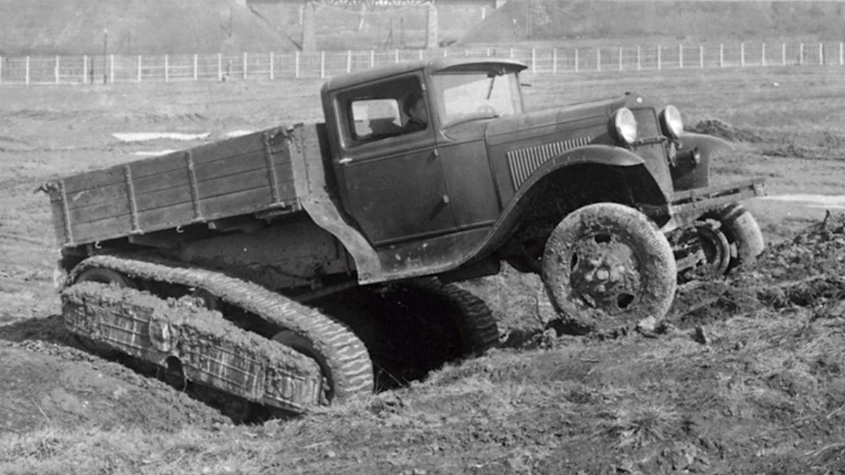 Полугусеничный вездеход ГАЗ-60