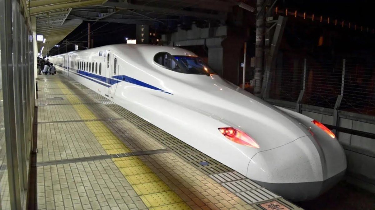 Скоростной поезд Токио