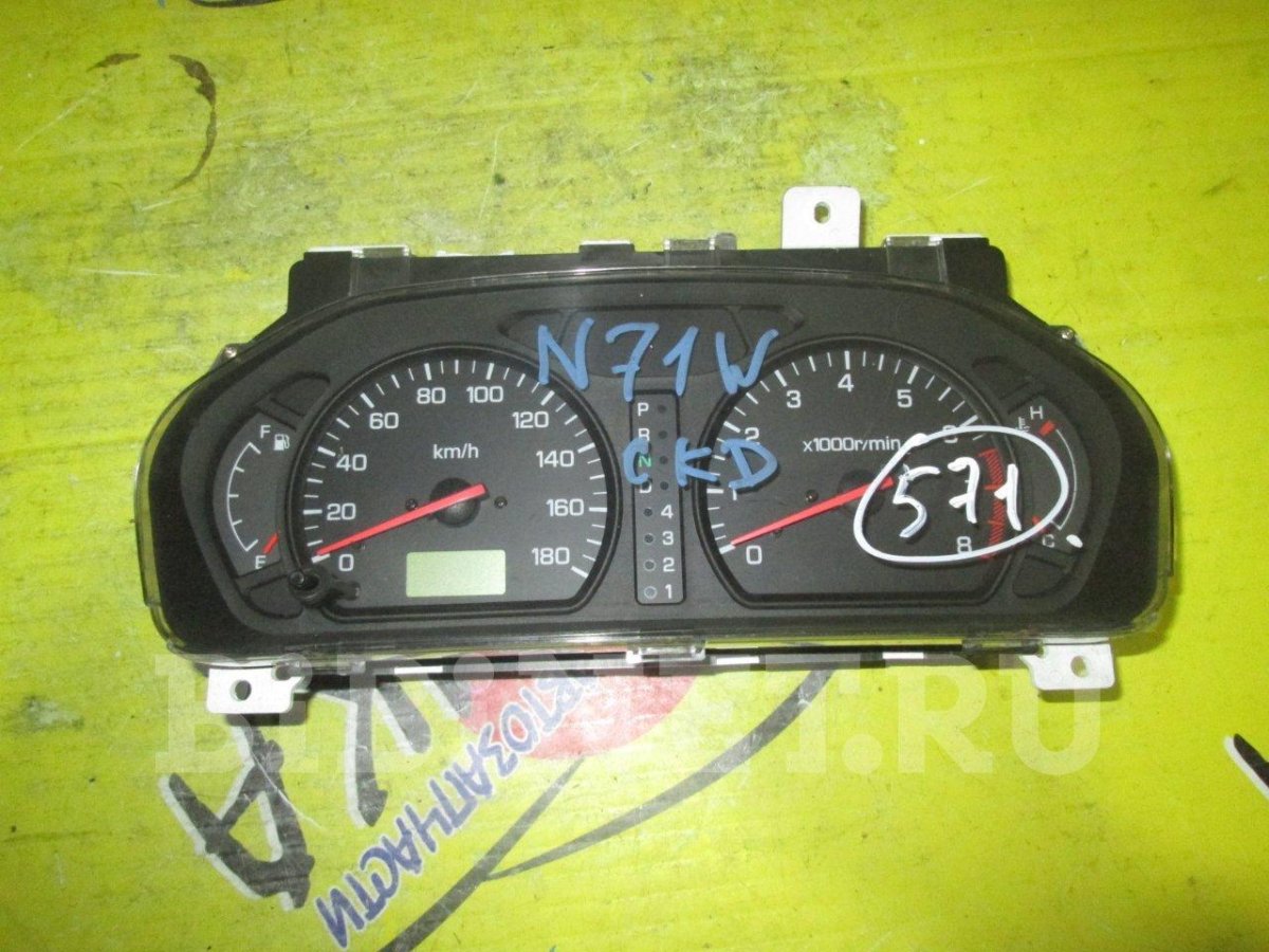 Панель приборов Митсубиси Шариот Грандис