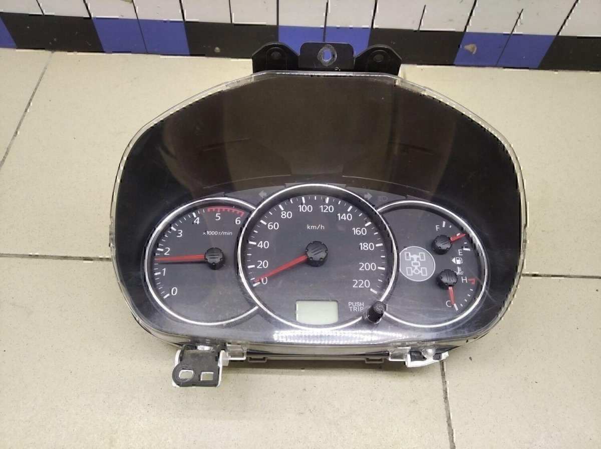 Козырек приборной панели Паджеро 2