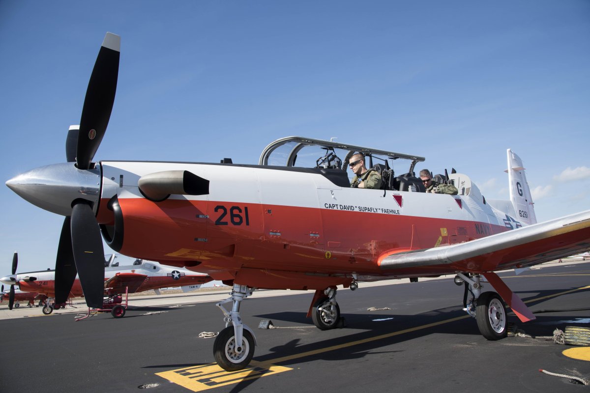 Raytheon t-6 Texan II