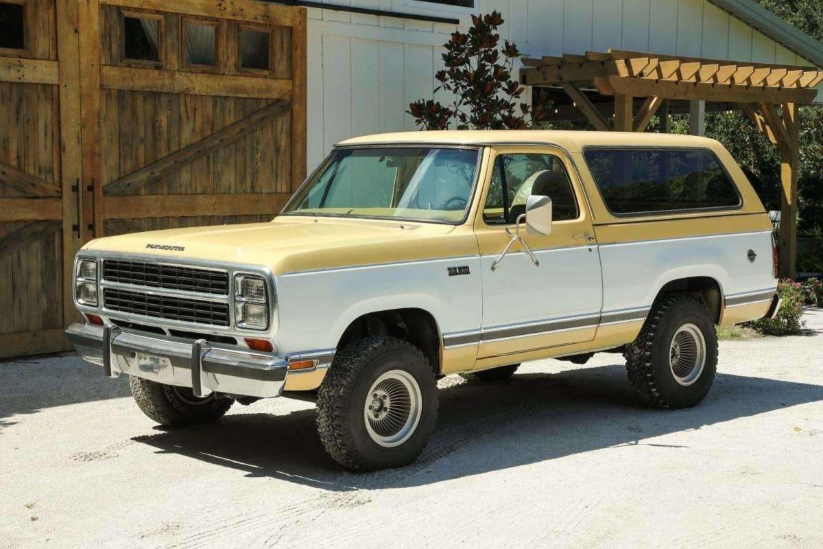 Plymouth Trail Duster