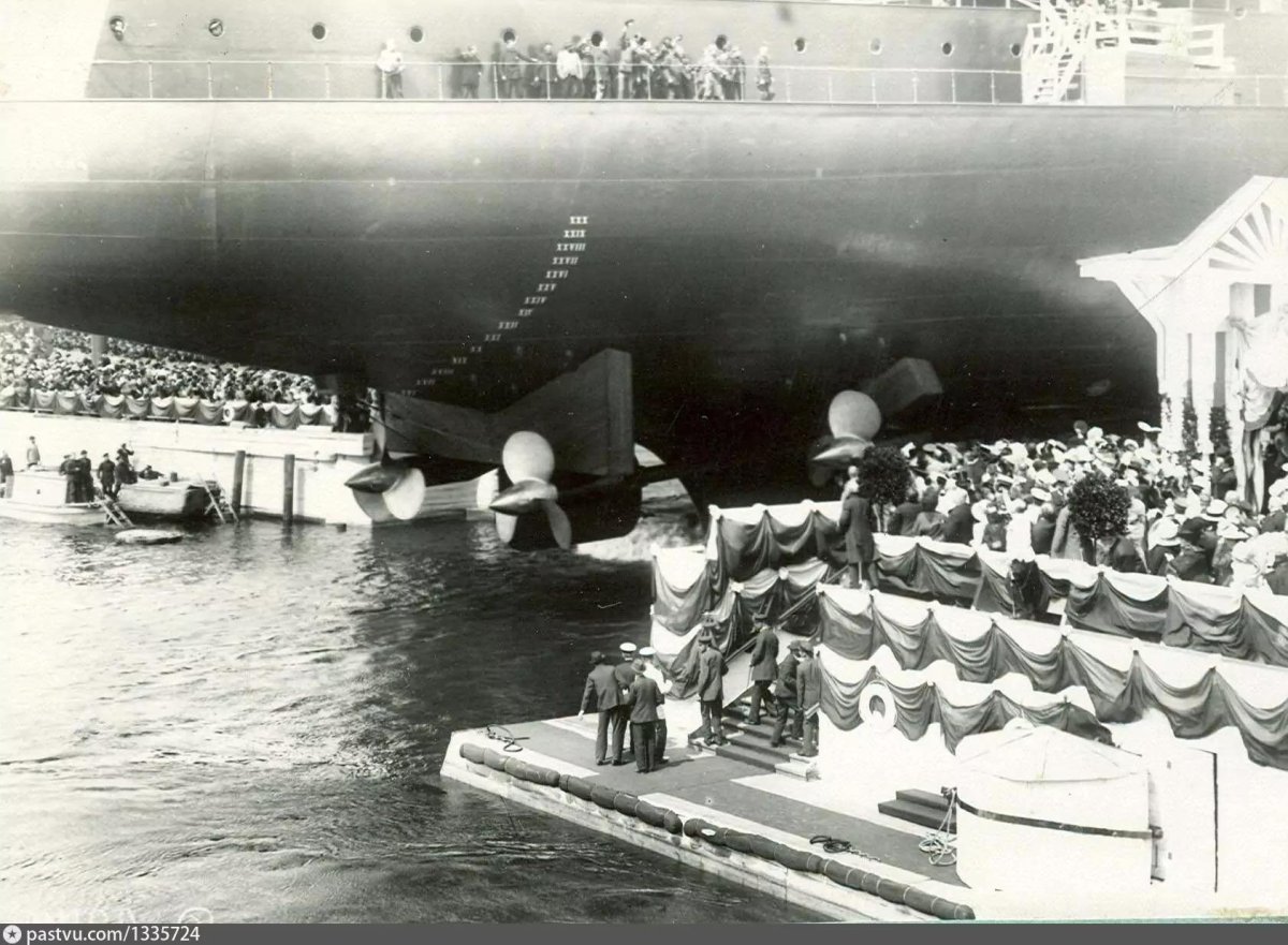 Спуск на воду линкора Севастополь
