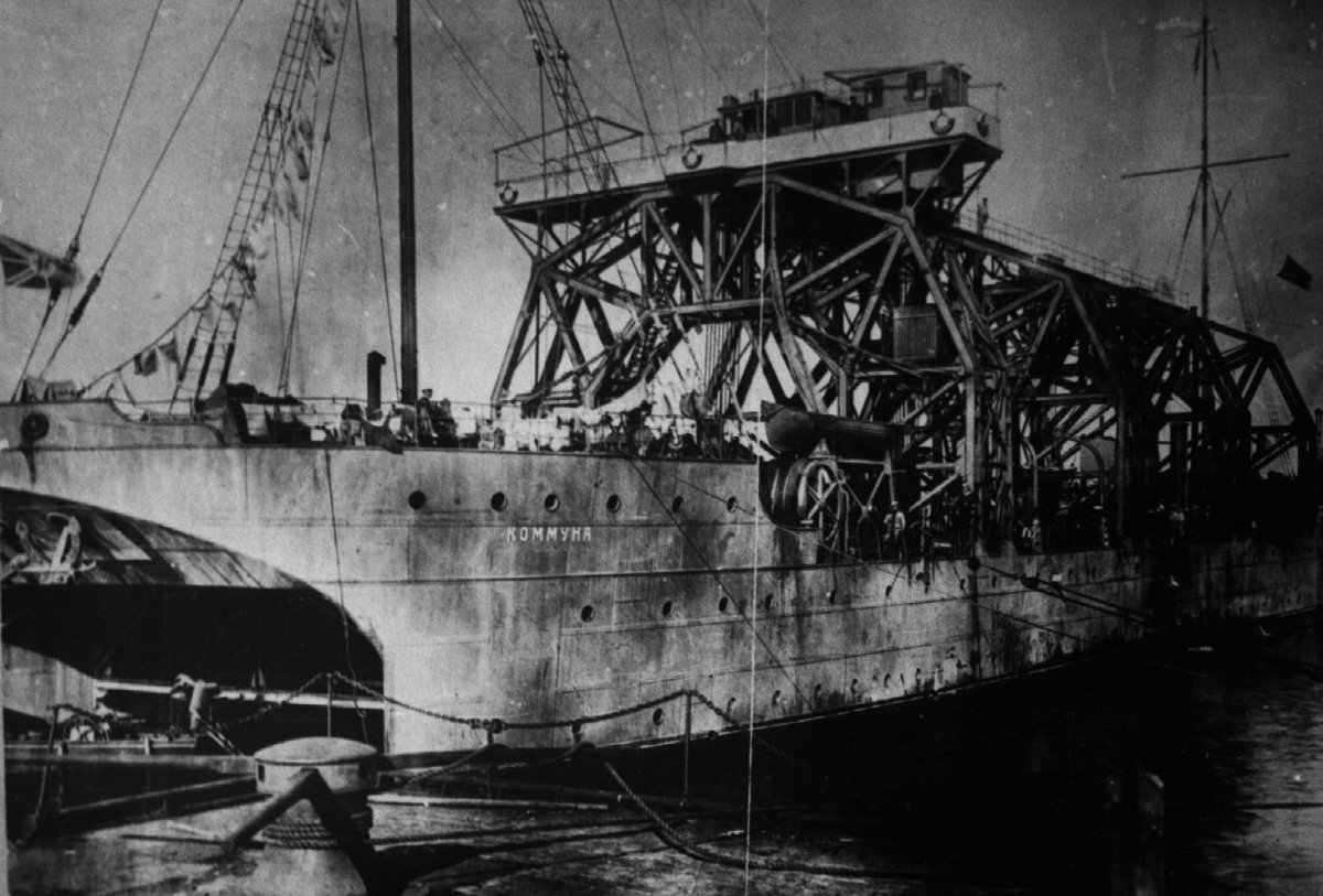 Корабль Волхов коммуна