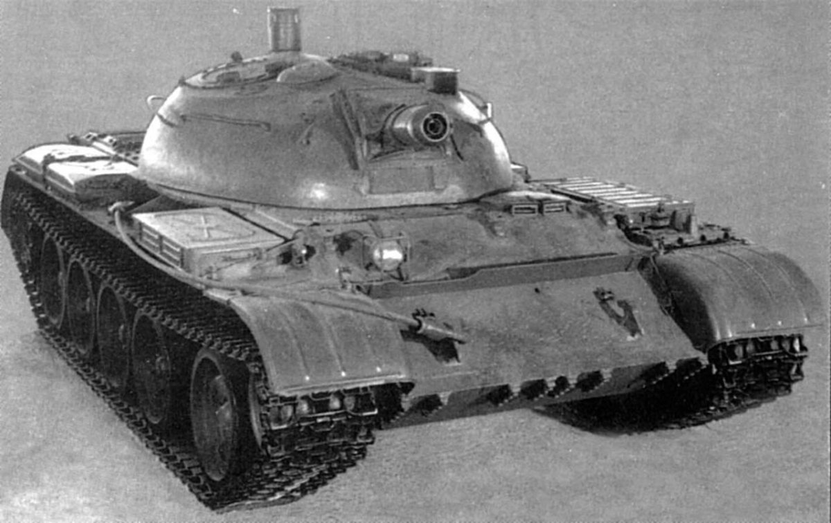 Танк огнеметный от-54