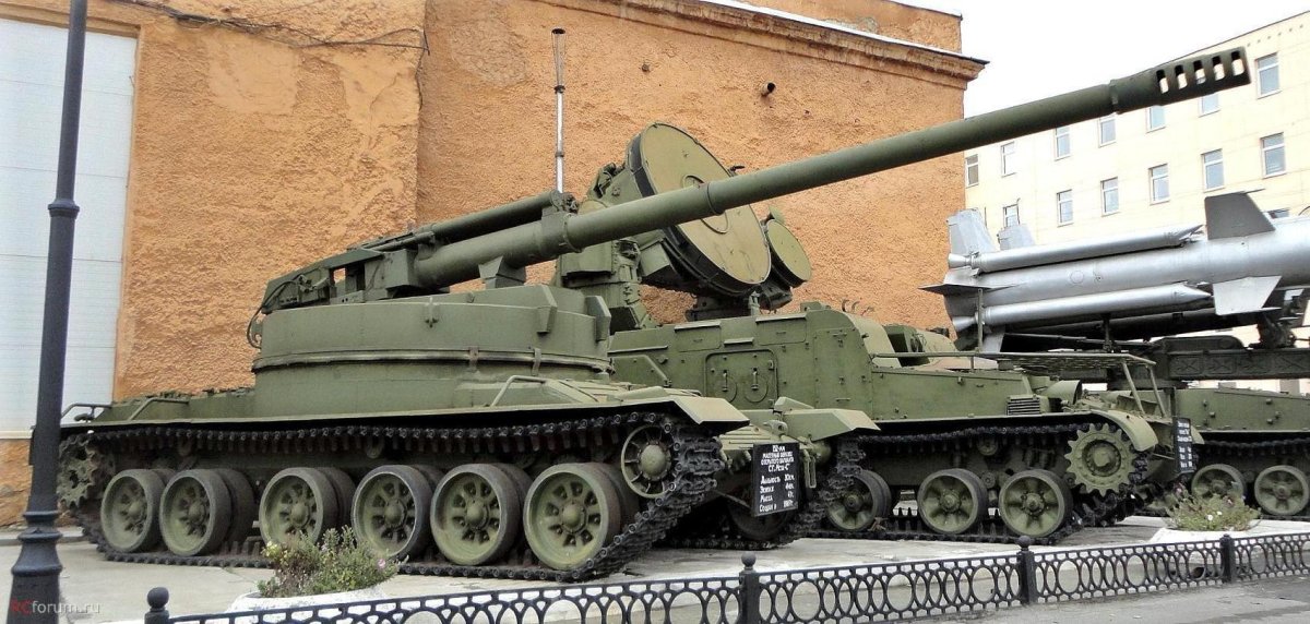 Самоходная гаубица Nora b-52