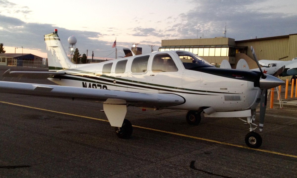 Самолет Бичкрафт Бонанза