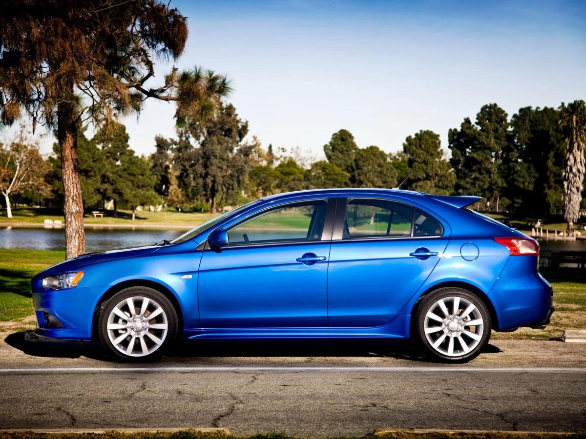 Ланцер 10 хэтчбек