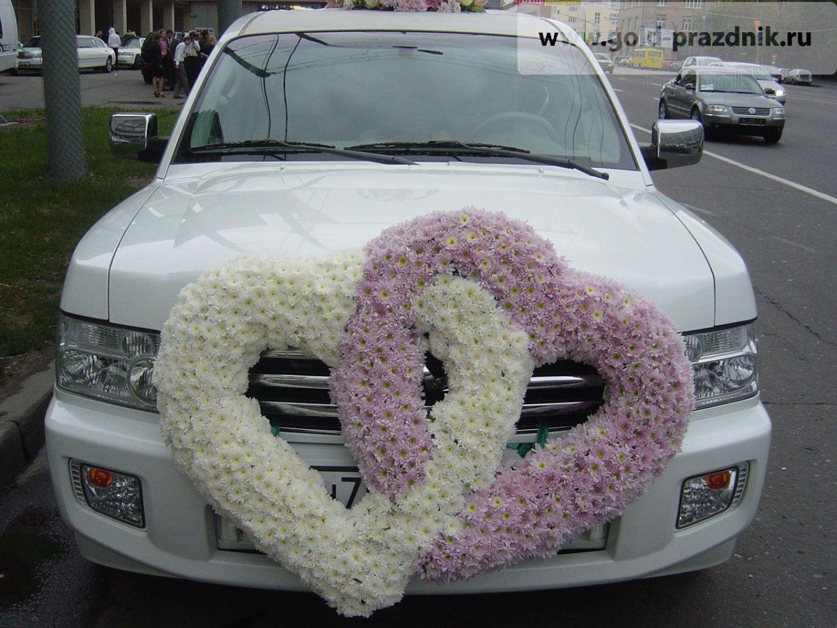 Свадебные украшения на машину