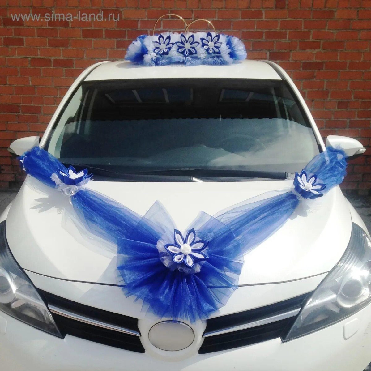 Украшение свадебной машины лентами